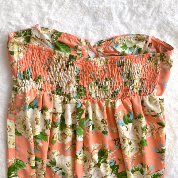 Forever 21 Floral Maxi Dress in Size Medium - Picture 8 of 14